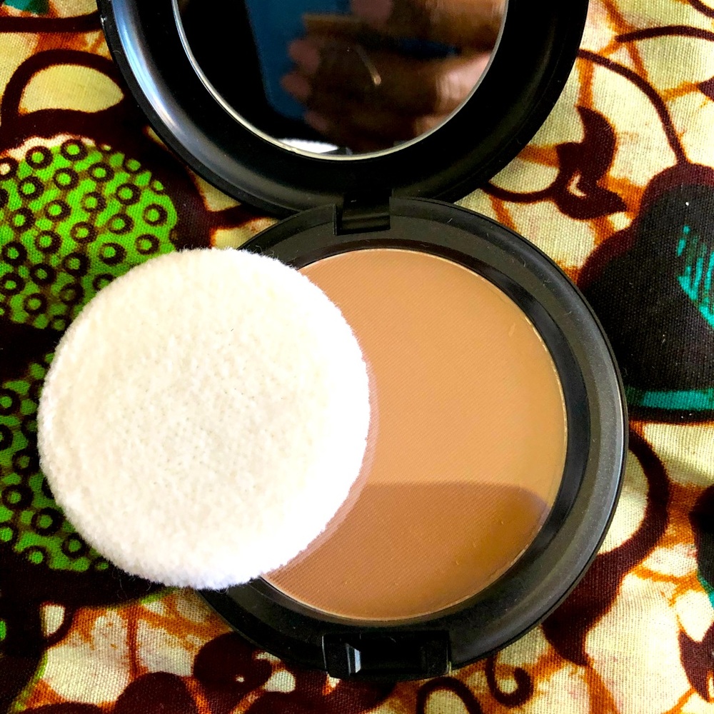 MAC Blot Powder Pressed, Dark